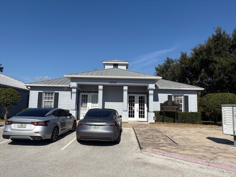 More Photos Of 3908 Flatiron Loop, Wesley Chapel Office For Sale