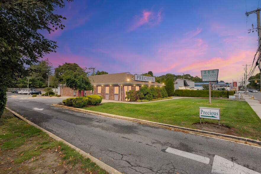 More Photos Of 504 Larkfield Rd, East Northport Restaurant For Lease