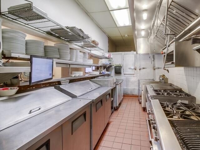 More Photos Of 116 Civic Center Dr, Vista Office For Sale