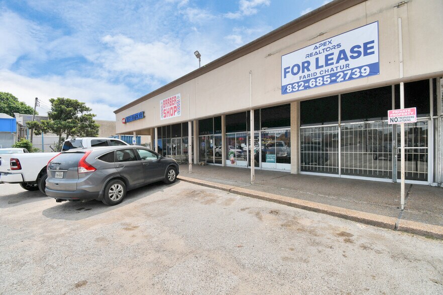 More Photos Of 7040-7058 Lawndale St, Houston Unknown For Lease