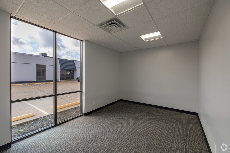 More Photos Of 15534 W Hardy Rd, Houston Unknown For Lease