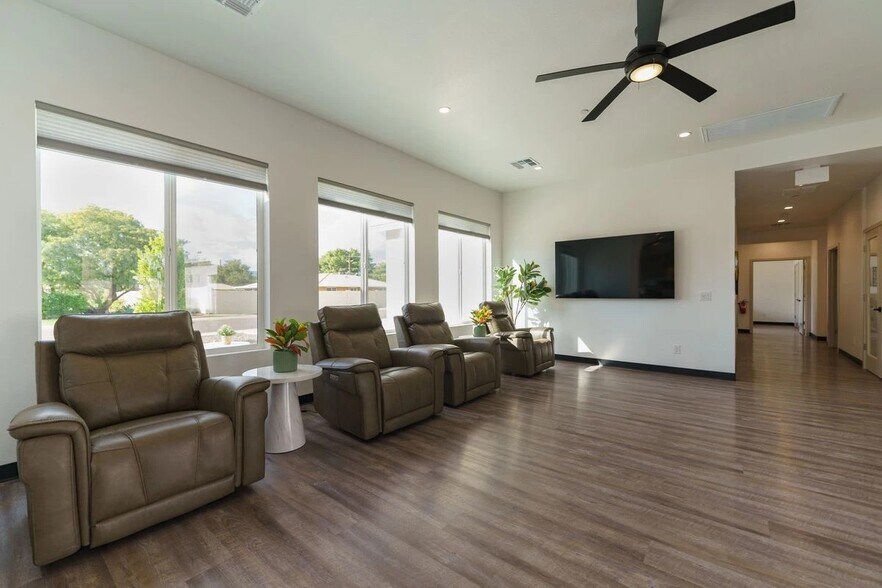 More Photos Of 4529 N 28th Pl, Phoenix Assisted Living For Sale