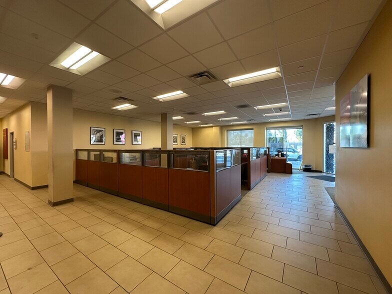 More Photos Of 7016-7024 Melrose Ave, Los Angeles Office For Sale