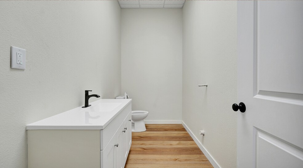 More Photos Of 2811 S County Road 1257, Midland Warehouse For Sale