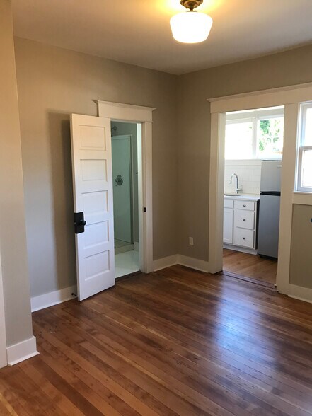 More Photos Of 1035 SE 14th Ave, Portland Apartments For Sale