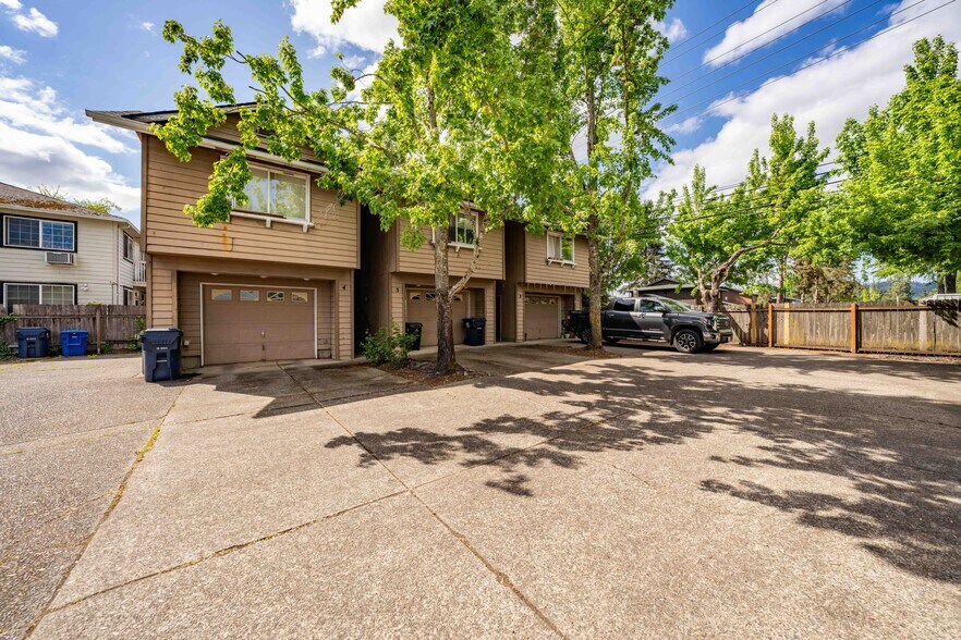 More Photos Of 124 S 63rd St, Springfield Apartments For Sale