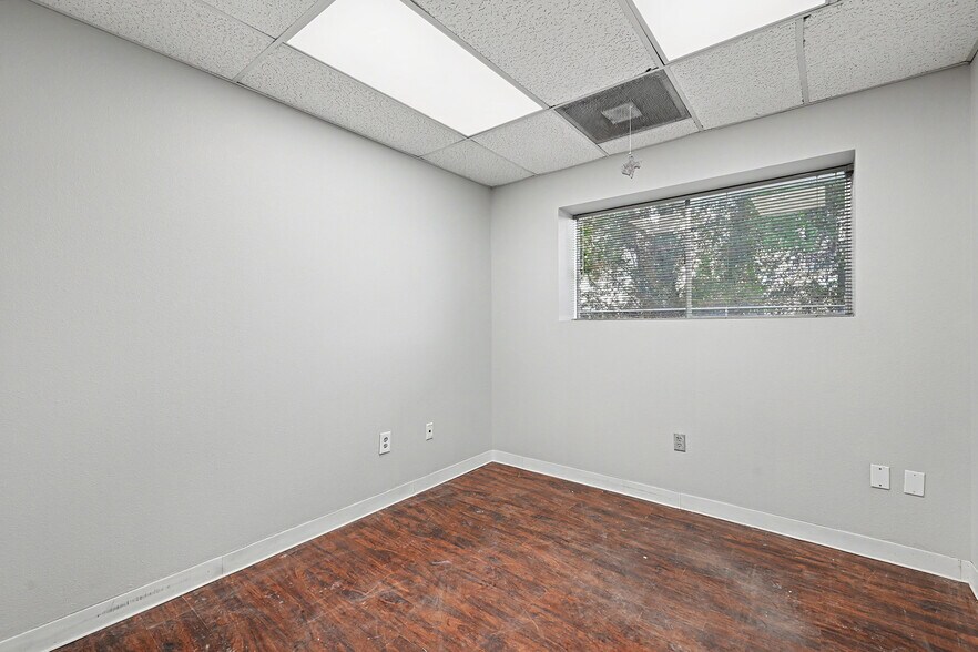 More Photos Of 11421 Interstate 10 E, Baytown Service For Lease