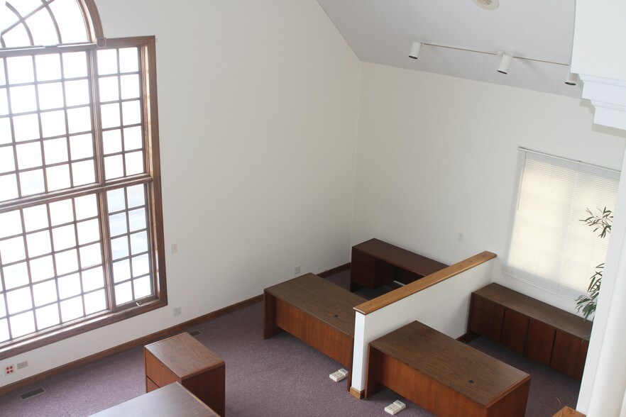 More Photos Of 201 E Dundee Rd, Palatine Office For Sale
