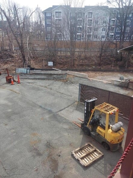 More Photos Of 16 Flanders Rd, Netcong Specialty For Sale