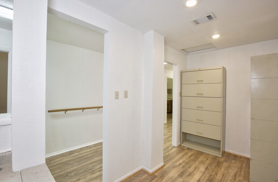 More Photos Of 404 W Main St, Payson Rehabilitation Center For Lease