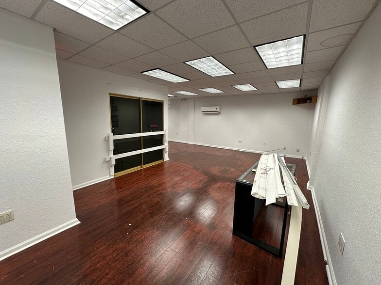 More Photos Of 5751 Dawson St, Hollywood Warehouse For Lease