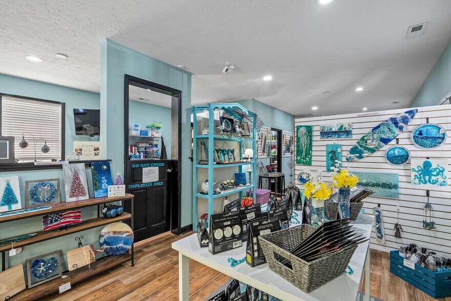 More Photos Of 414 N Howe St, Southport Office For Sale