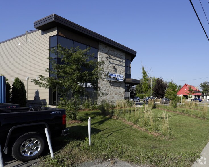 More Photos Of 681 Boul Du Curé-Labelle, Blainville Office For Lease