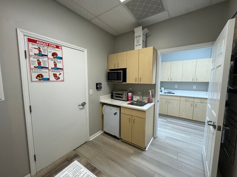 More Photos Of 3447 Pine Ridge Rd, Naples Medical For Sale