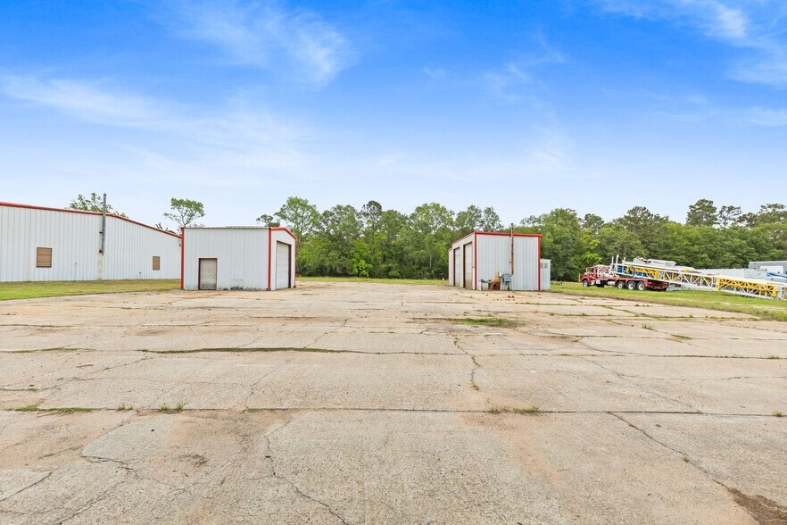 More Photos Of 516 FM 3083 Rd, Conroe Industrial For Lease