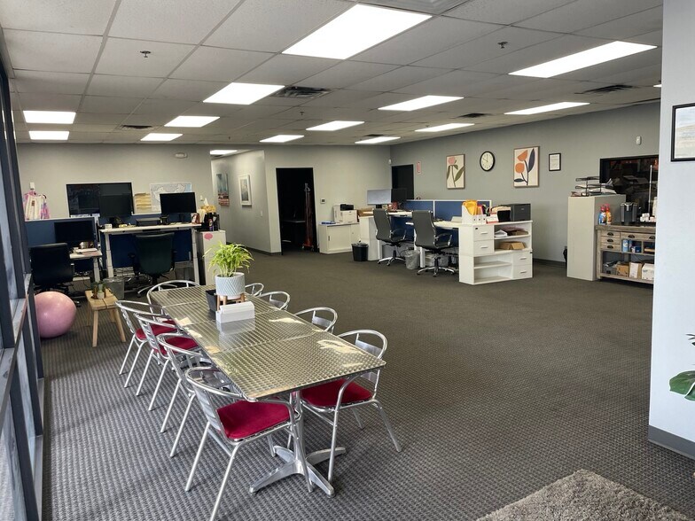 More Photos Of 3940 E Craig Rd, North Las Vegas Warehouse For Lease