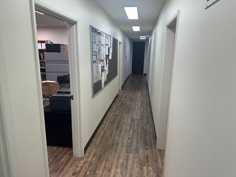 More Photos Of 1177 Jadwin Ave, Richland Office For Sale