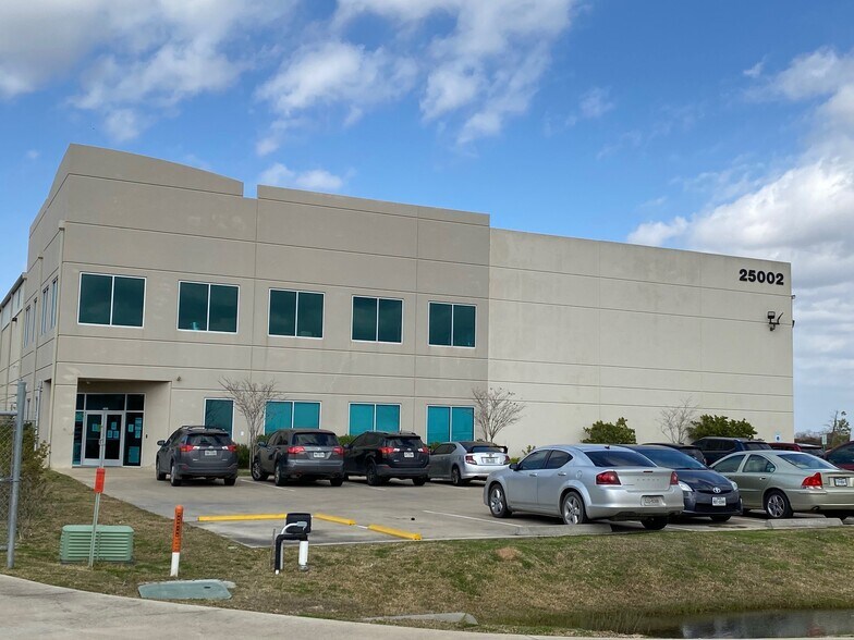 More Photos Of 25002 Clay Rd, Katy Warehouse For Lease
