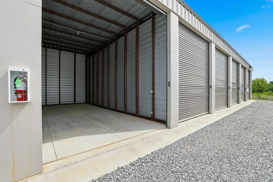 More Photos Of 375 Bass Pro Blvd, Denham Springs Self Storage For Lease