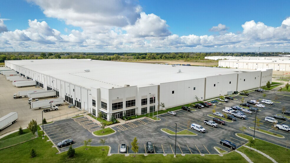 More Photos Of 3919 Lakeview Corporate Dr, Edwardsville Distribution For Lease
