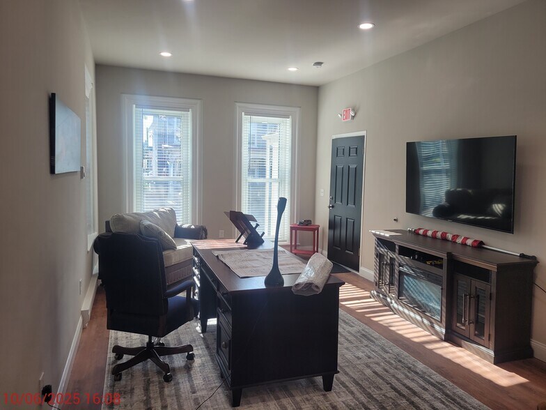 More Photos Of 121 S Main St, Alburtis Apartments For Lease