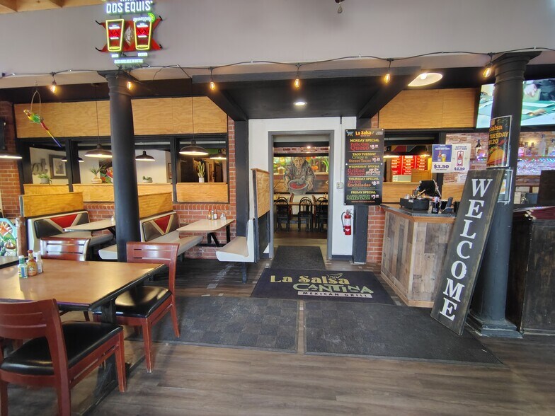 More Photos Of 213 W Willow Rd, Enid Restaurant For Sale