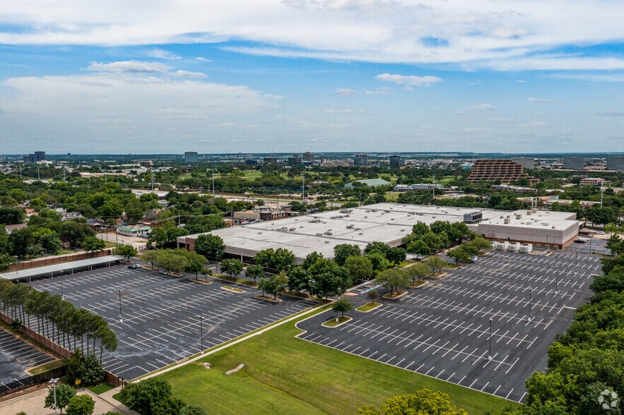 More Photos Of 8600 Harry Hines Blvd, Dallas Office For Lease