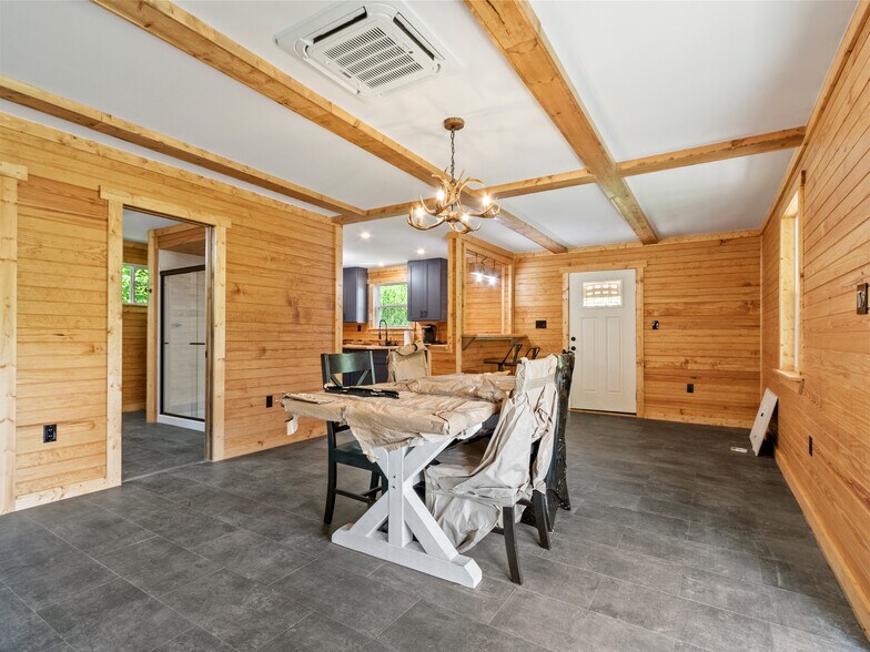 More Photos Of 137 Red Maple Ln, Burnsville Apartments For Sale