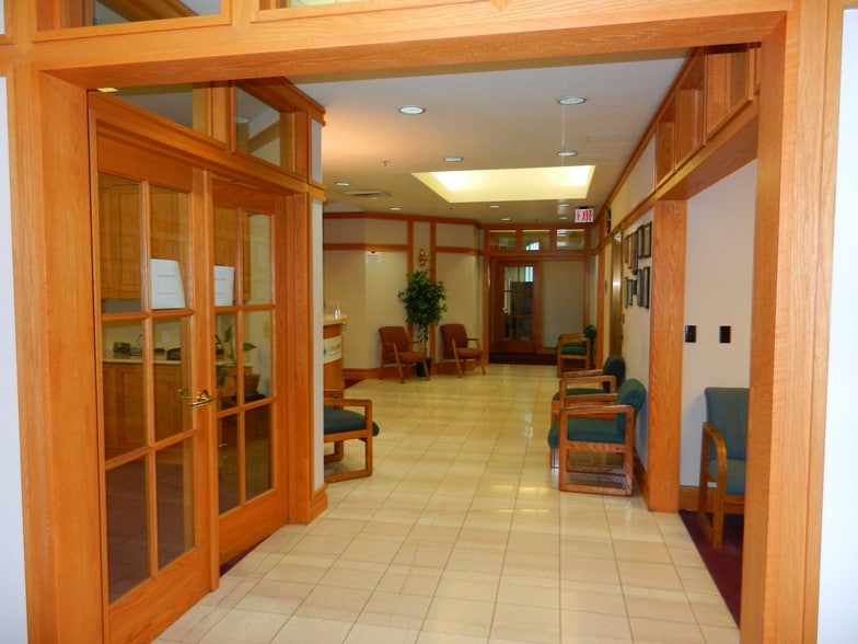 More Photos Of 6001 E Washington Blvd, Commerce Medical For Lease