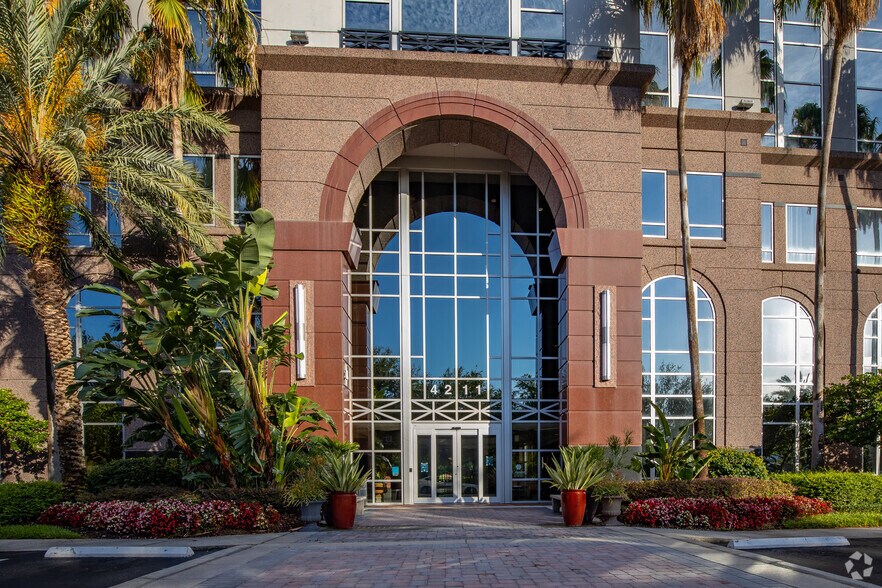 More Photos Of 4211 W Boy Scout Blvd, Tampa Office For Lease