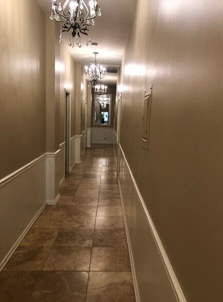 More Photos Of 203 E Side Sq, Huntsville Office For Lease