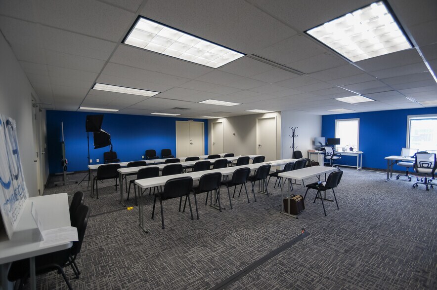 More Photos Of 2738 Winnetka Ave N, New Hope Medical For Lease