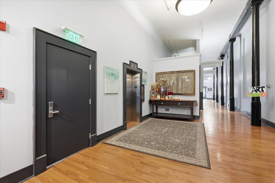 More Photos Of 418 S Gay St, Knoxville Office Residential For Lease
