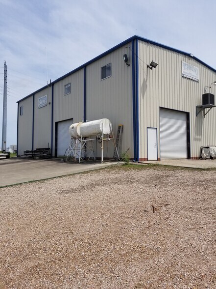More Photos Of 300 E Brazos St, Freeport Warehouse For Sale