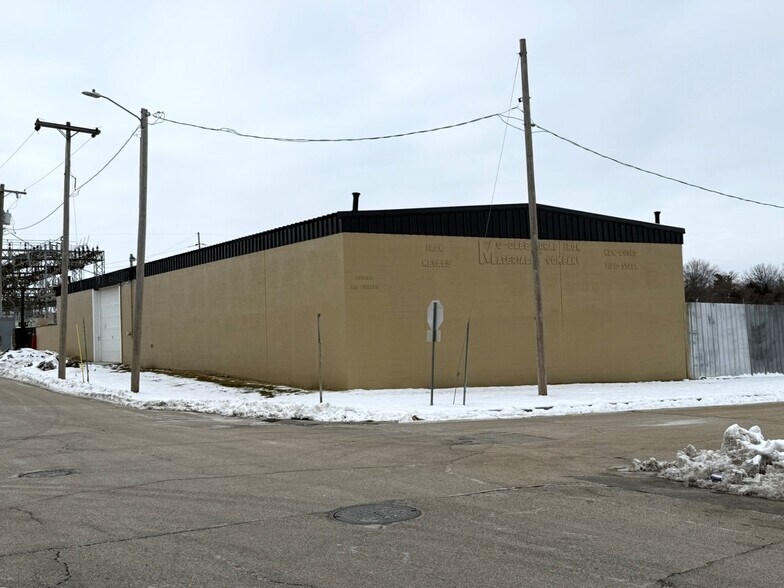More Photos Of 151 Ferris st, Galesburg Industrial For Sale