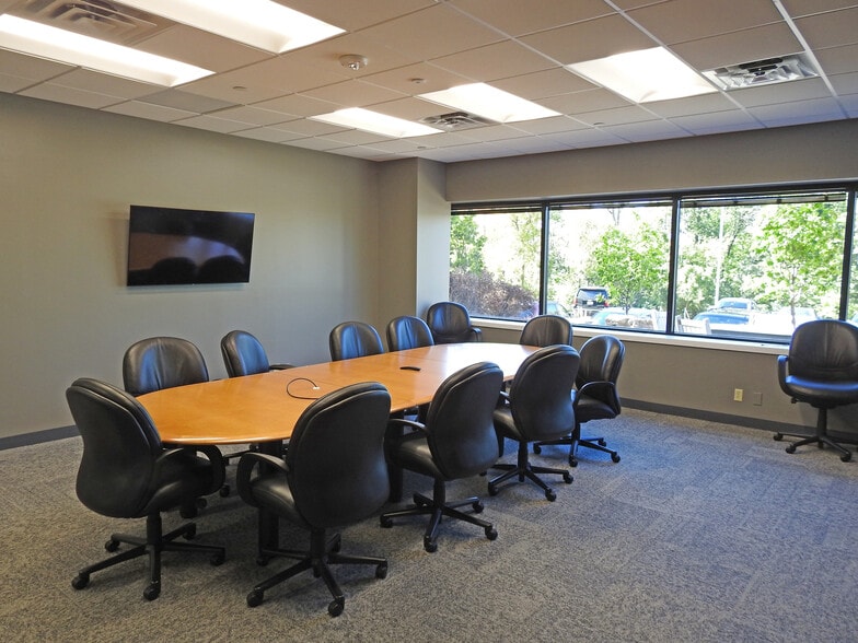 More Photos Of 2600 Eagan Woods Dr, Eagan Office For Lease
