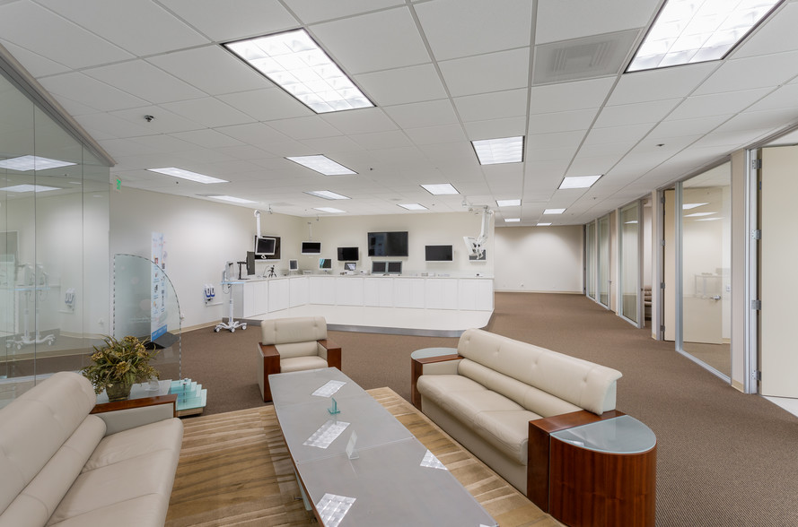 More Photos Of 15 Whatney, Irvine Research And Development For Lease