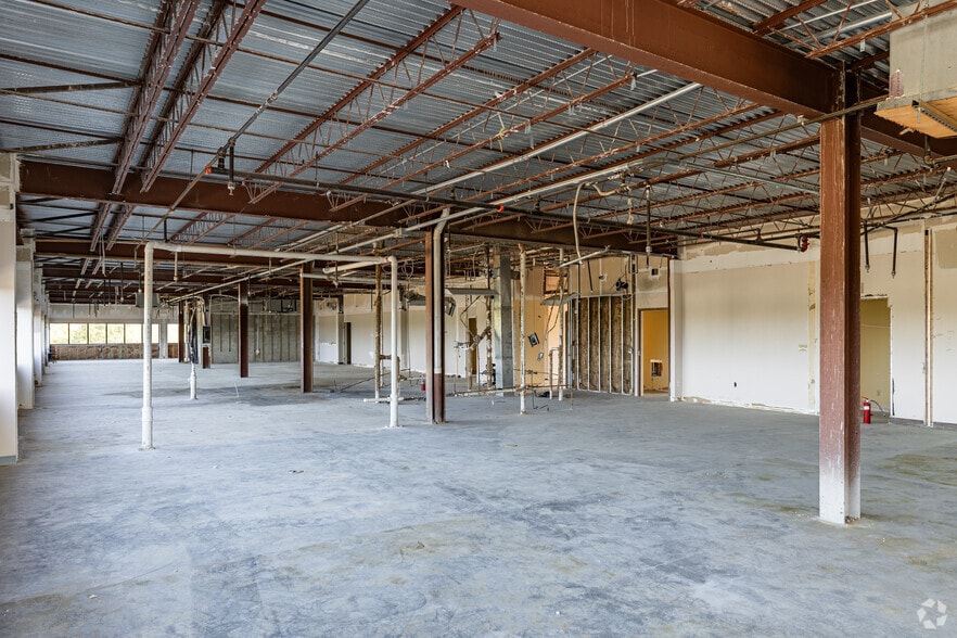 More Photos Of 3745 Broadway, Fort Myers Medical For Sale