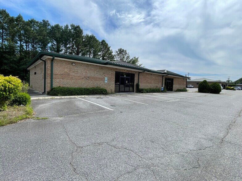 More Photos Of 731 Tilghman Dr, Dunn Medical For Sale