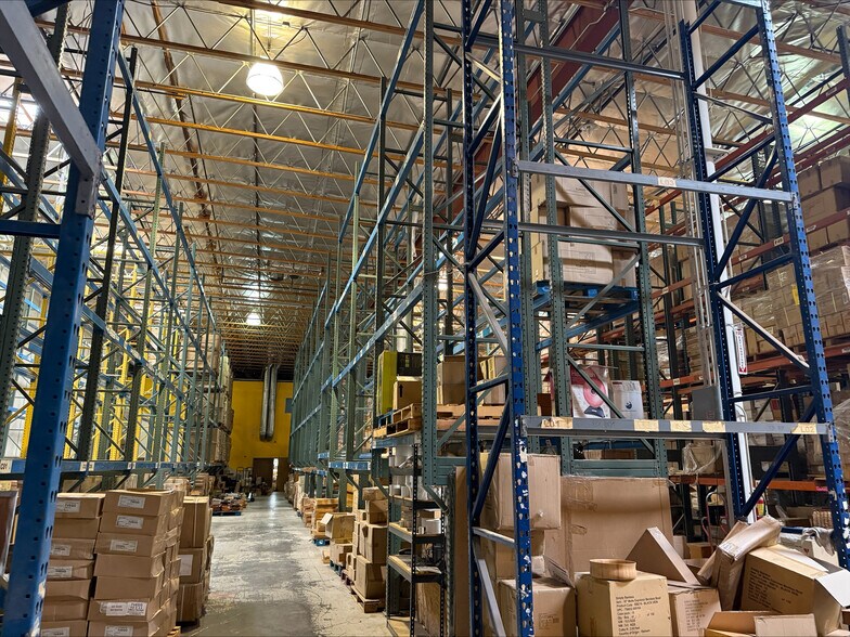 More Photos Of 28008 Harrison Pky, Valencia Warehouse For Lease