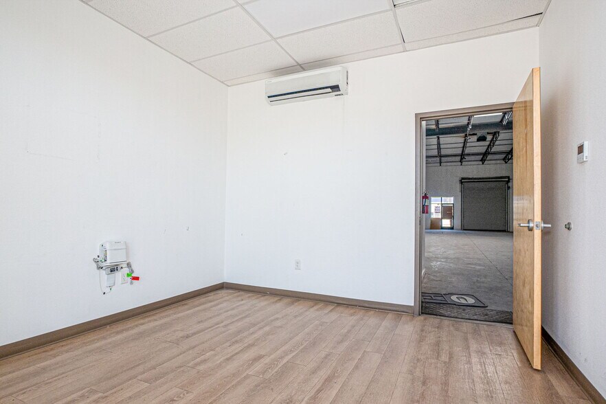 More Photos Of 12301 Rojas Dr, El Paso Light Distribution For Sale