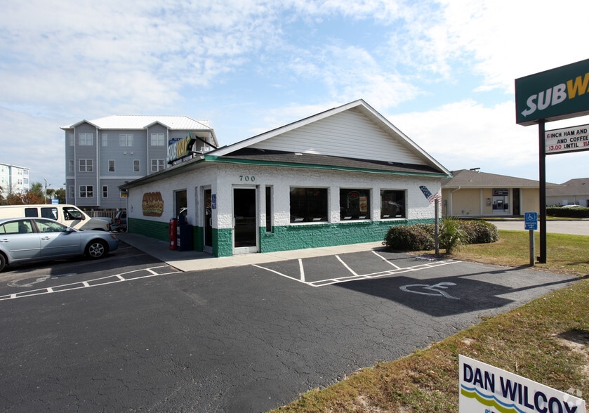 Primary Photo Of 700 N Lake Park Blvd, Carolina Beach Fast Food For Sale