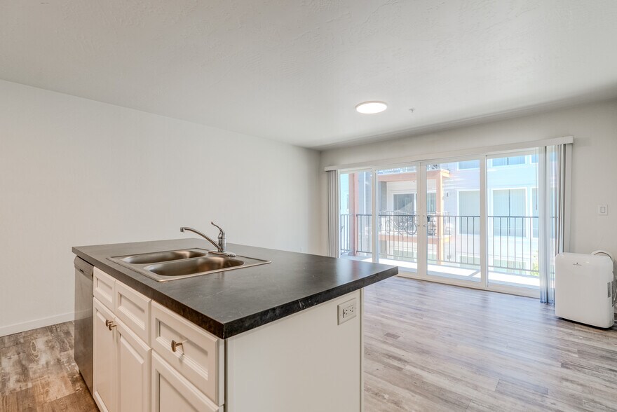 More Photos Of 128 E Evergreen Dr, Kalispell Apartments For Sale