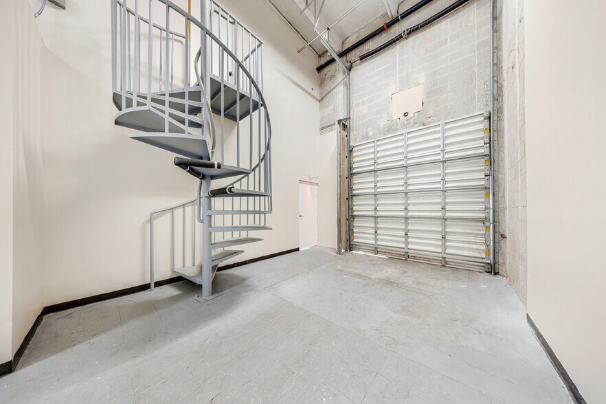 More Photos Of 11965 SW 142nd Ter, Miami Light Distribution For Lease