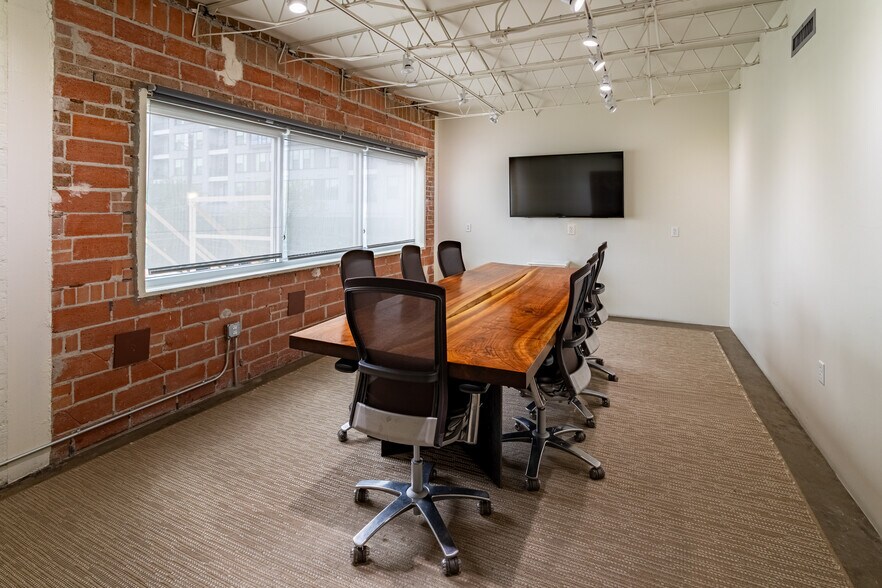 More Photos Of 1702 Taylor St, Houston Loft Creative Space For Lease