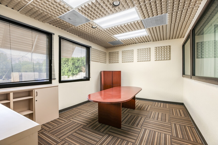 More Photos Of 2100 E Tahquitz Canyon Way, Palm Springs Medical For Lease