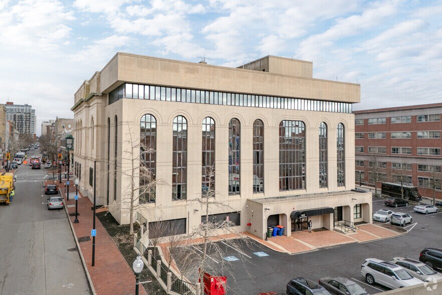 More Photos Of 174 Union St, New Bedford Office Residential For Lease