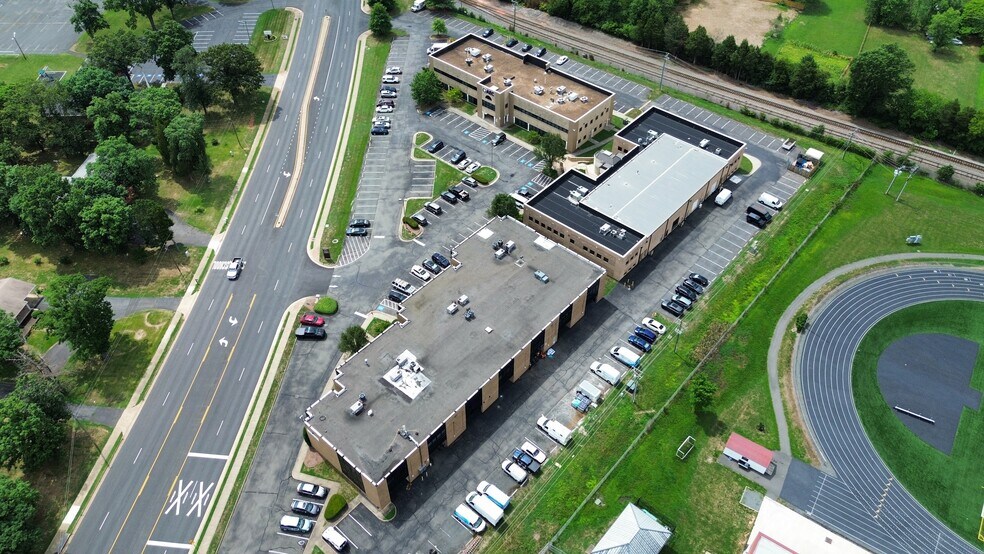 More Photos Of 8830-8854 Rixlew Ln, Manassas Flex For Lease