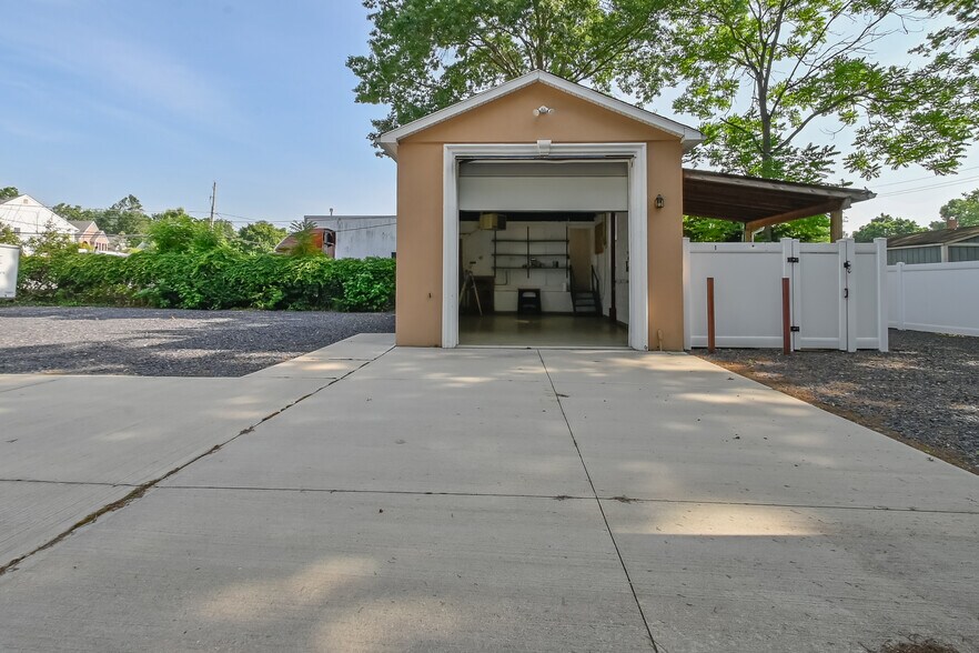 More Photos Of 33 Bordentown Tpke, Jamesburg Warehouse For Sale