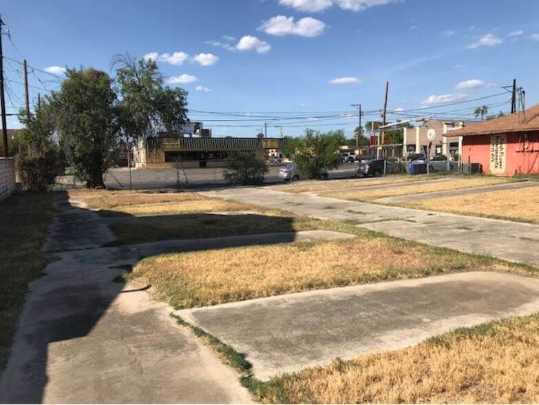 More Photos Of 1117-1119 Bustamante St, Laredo General Retail For Sale